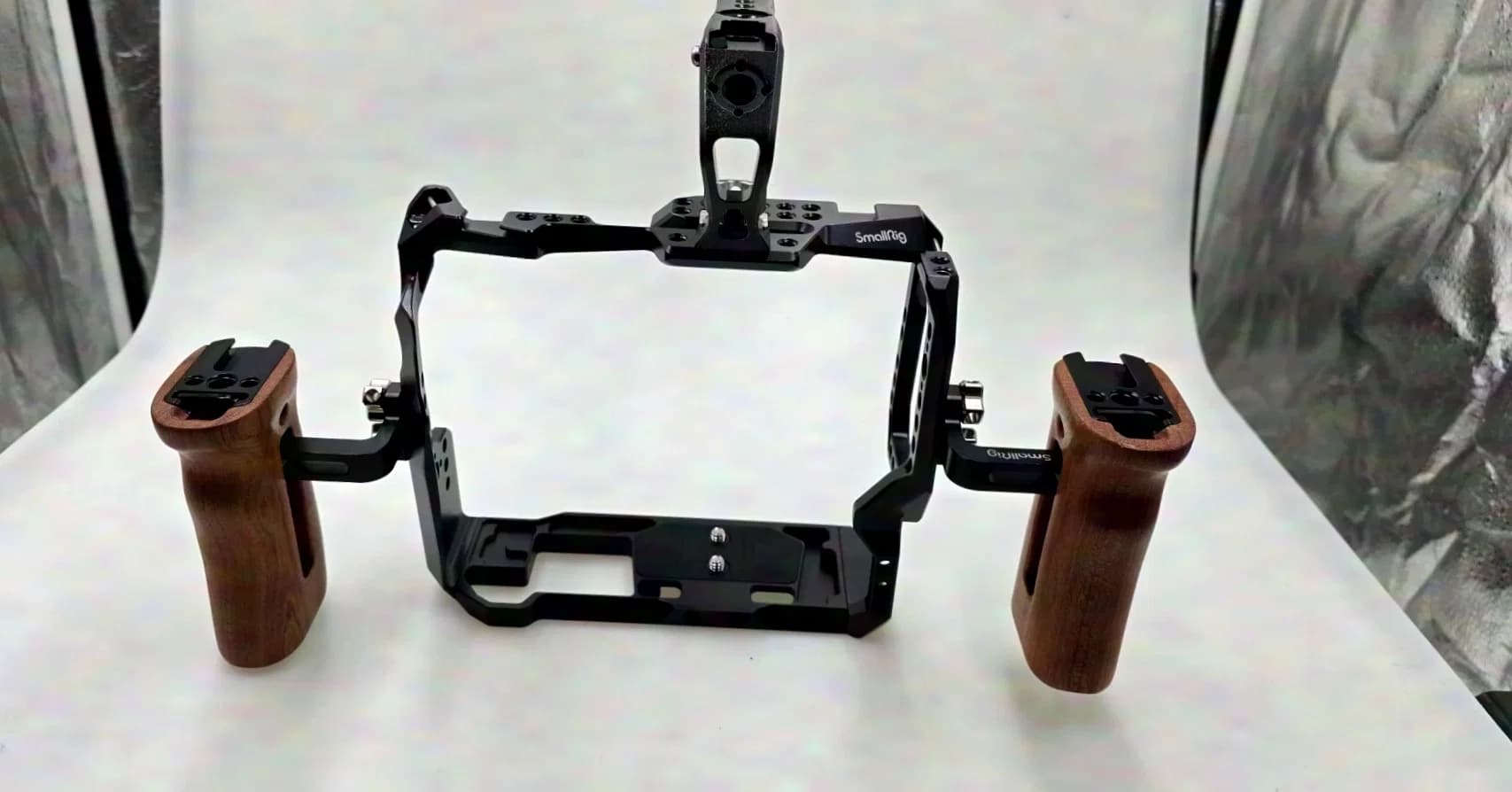 SmallRig Kamerakäfig für BMPCC 6K Pro kompatibler Batteriegriff schwarz