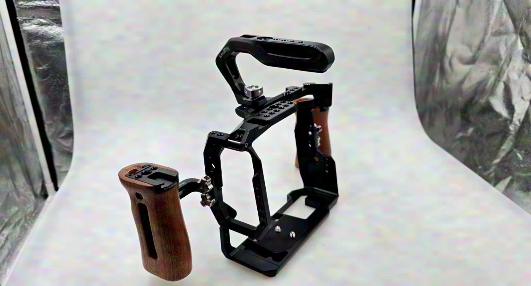 SmallRig Kamerakäfig für BMPCC 6K Pro kompatibler Batteriegriff schwarz