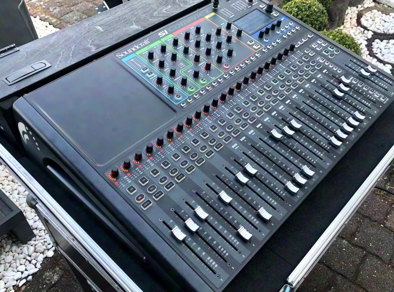 Soundcraft SI 24 Compact mit MADI Karte im Rollcase