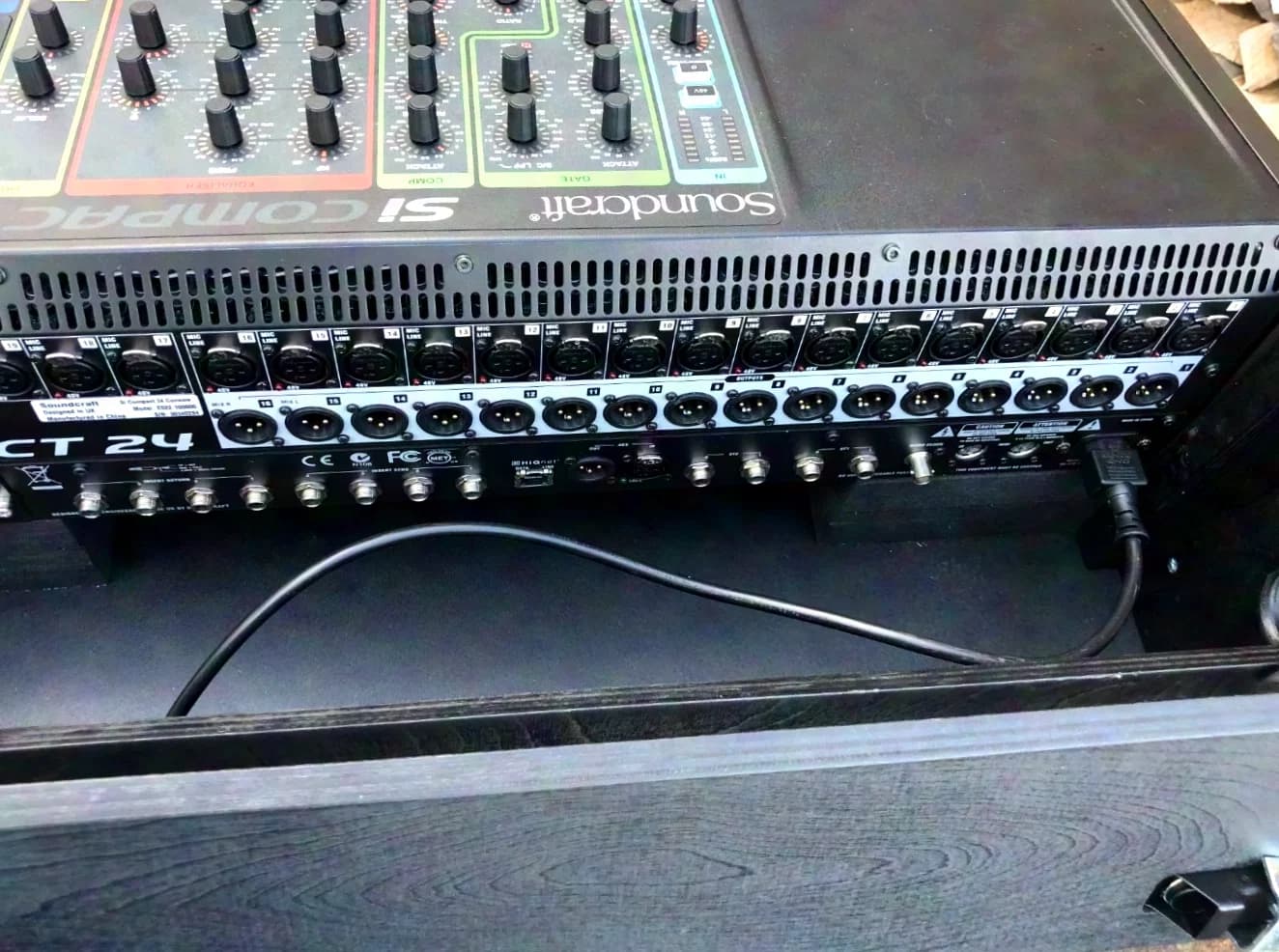 Soundcraft SI 24 Compact mit MADI Karte im Rollcase