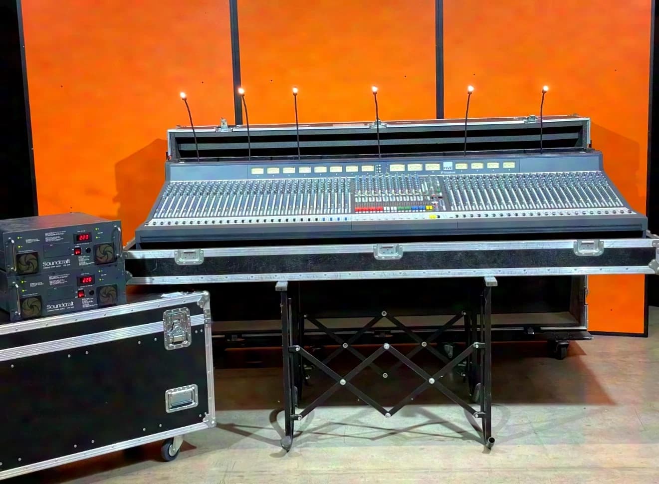 Soundcraft Series FIVE - 52 Ch. analoges Tonmischpult