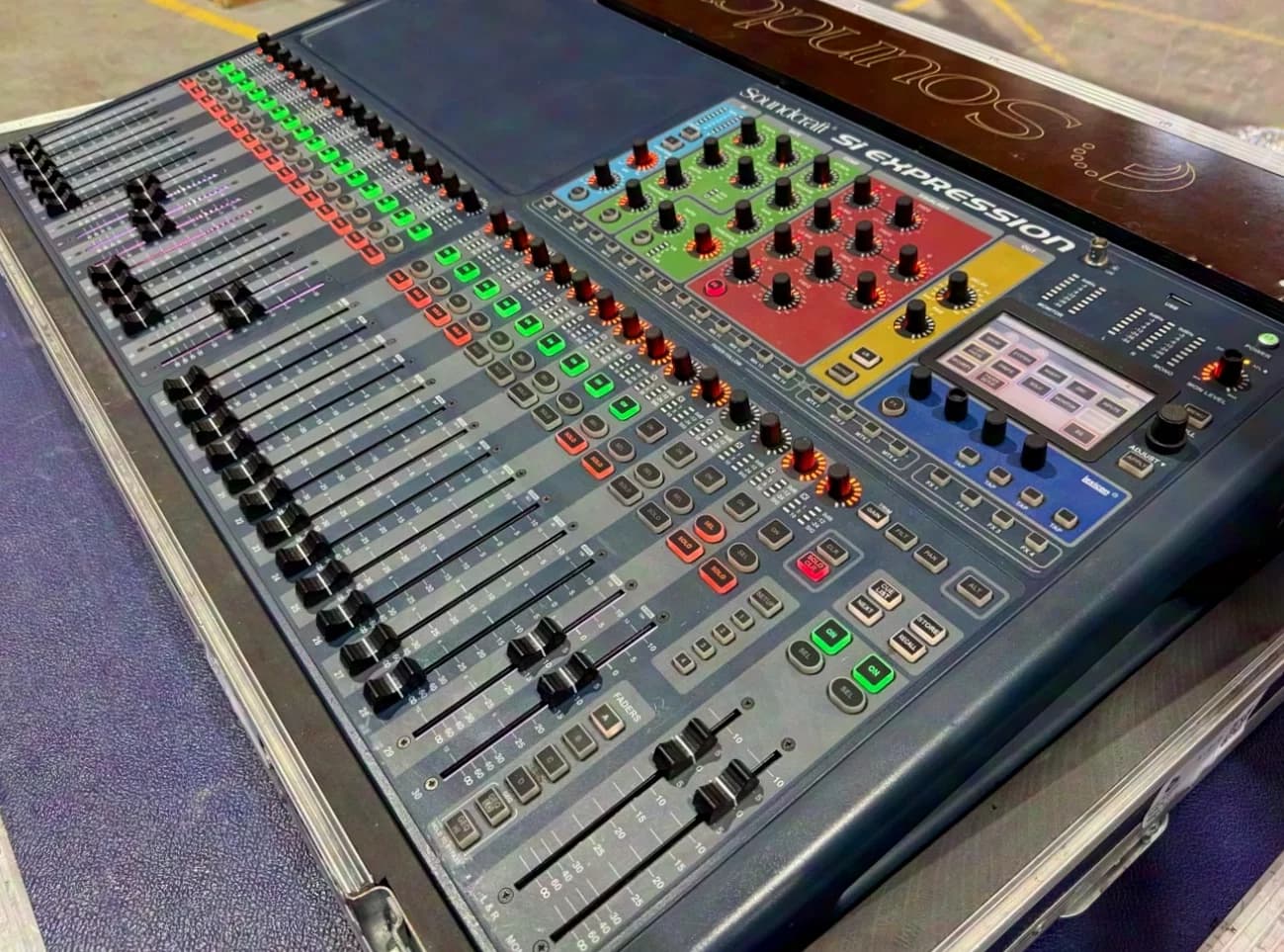 Soundcraft Si Expression 3 mit MADI-Karte