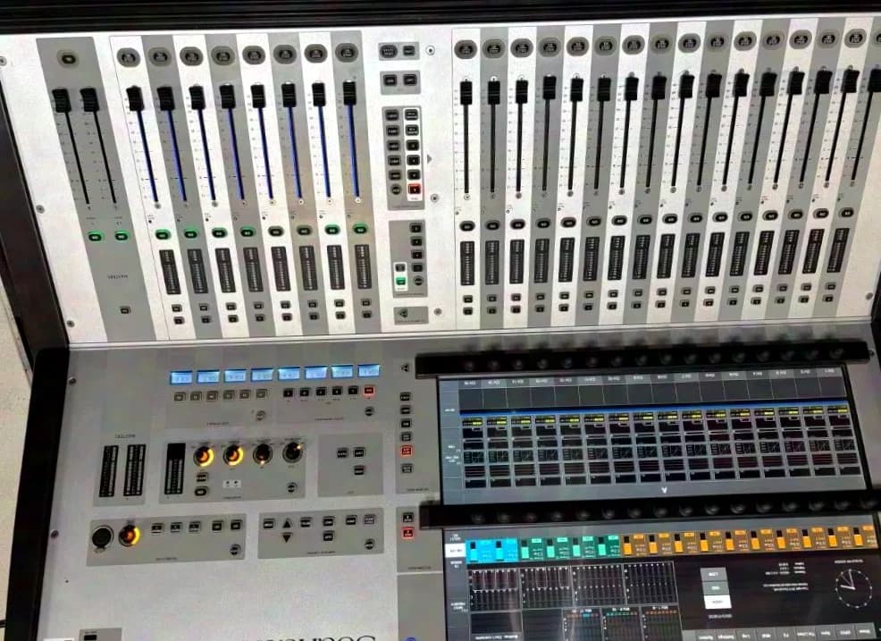 Soundcraft VI 1