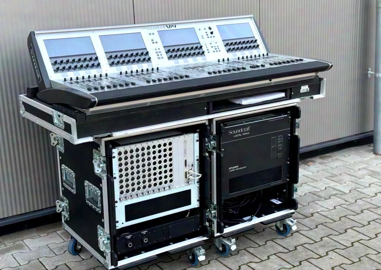Soundcraft Vi4 inkl. Stagerack & Local Rack Set