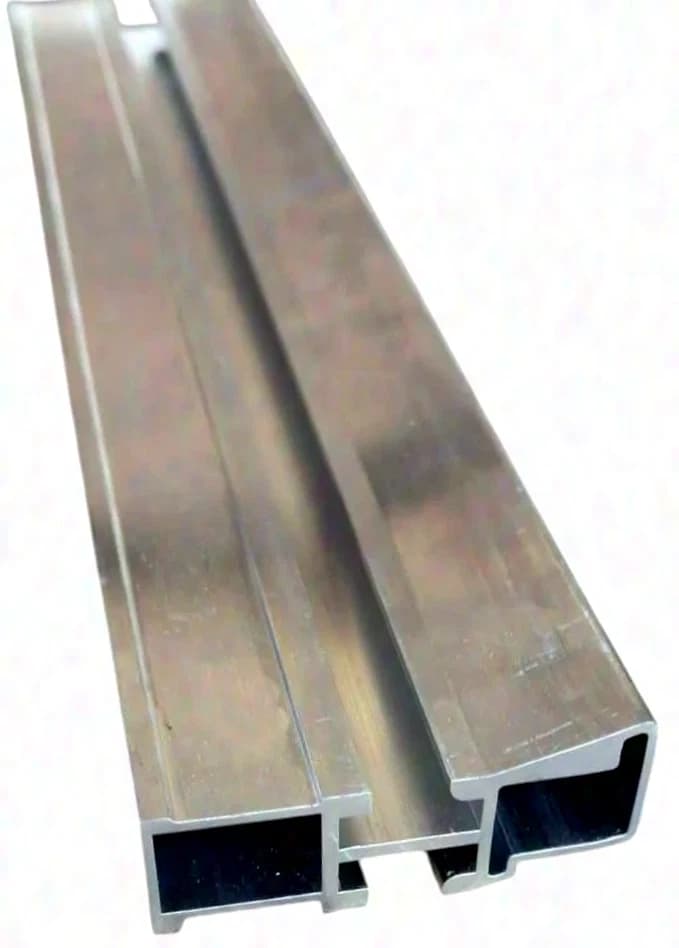 Stagebase Frontprofil mit Adapter für Bühnenpodeste mit Klettverschluss weich 1m