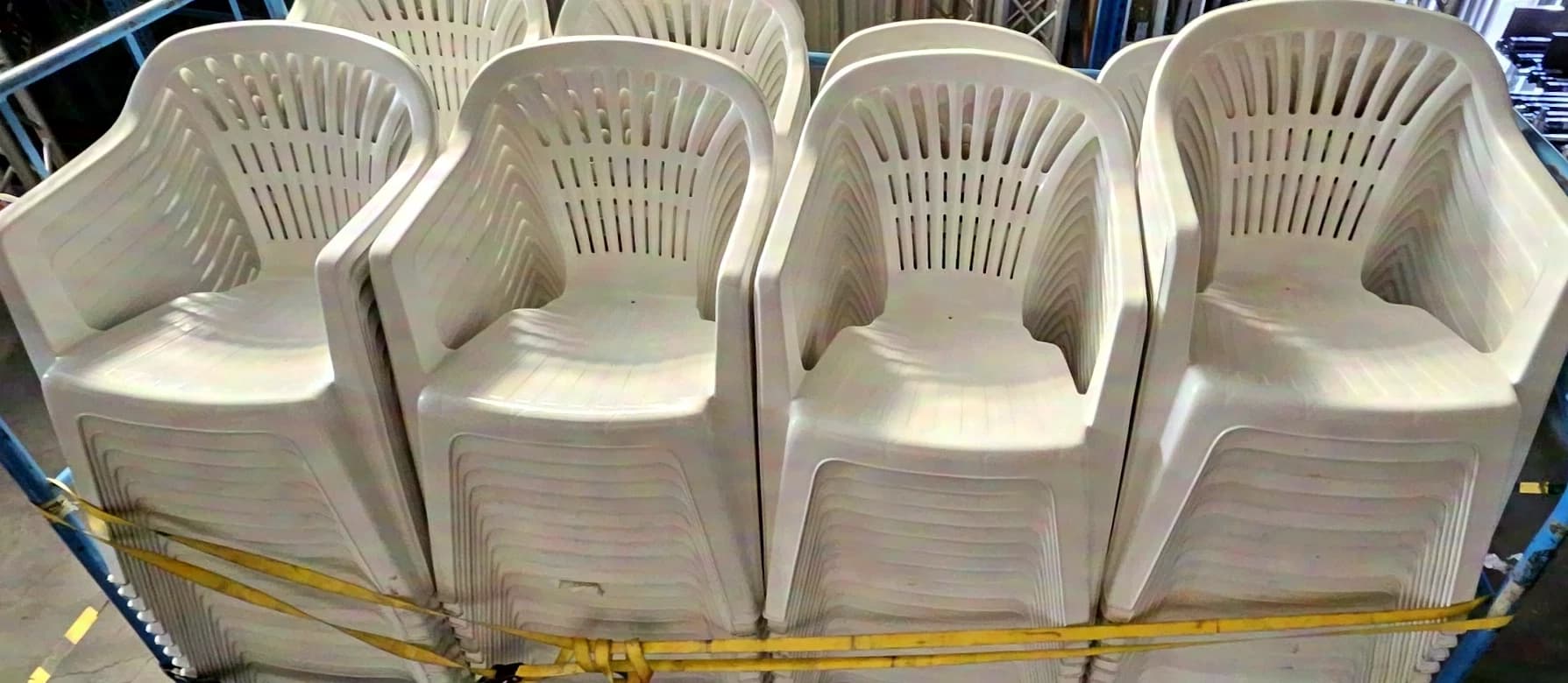 Stapelstühle - Gartenstühle - Monoblock - weiß