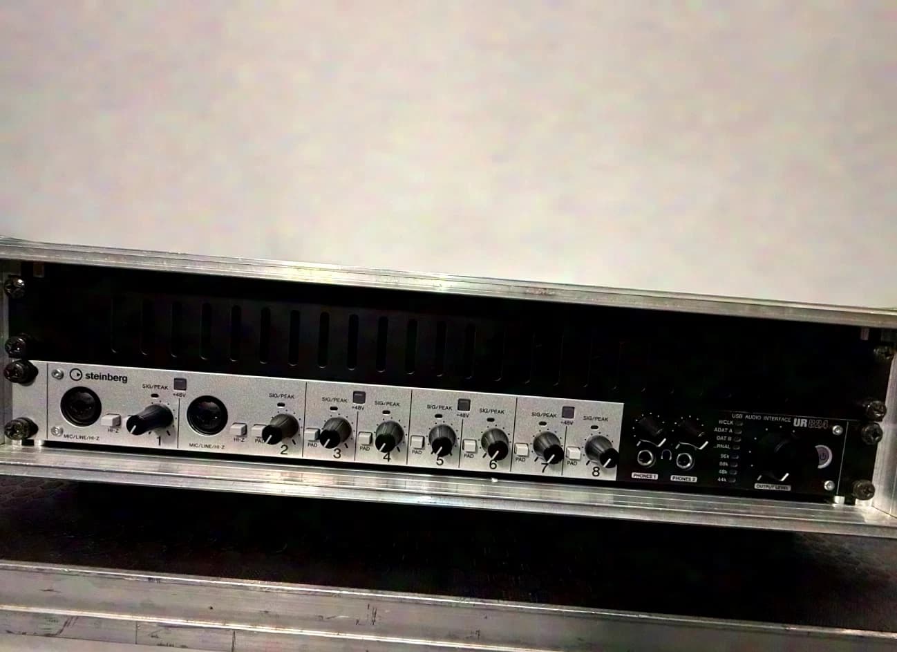 Steinberg UR824 USB Audio-Interface mit DSP und Effekten