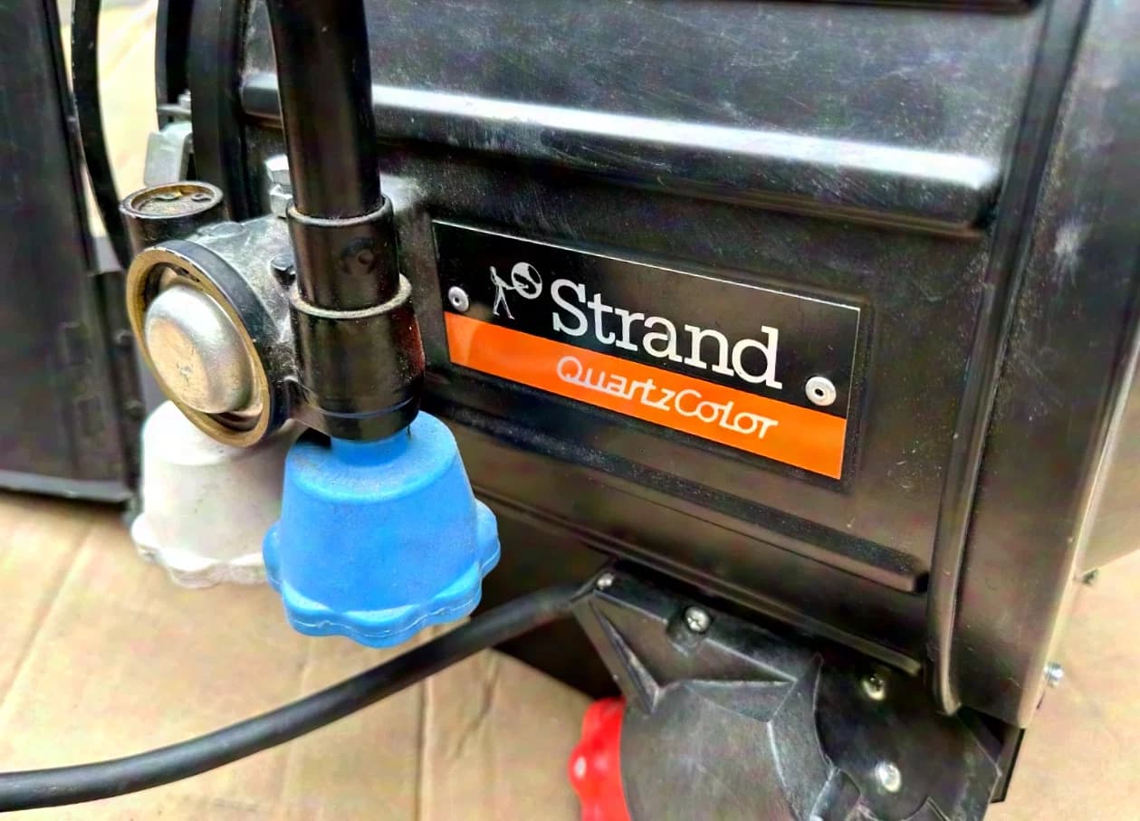 Strand Lighting Quartz Color CASTOR Stufenlinsenscheinwerfer 2kW