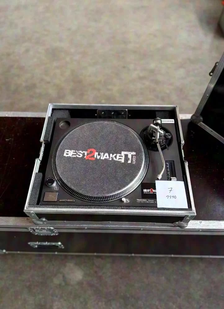 Technics Plattenspieler SL-1210 MK2