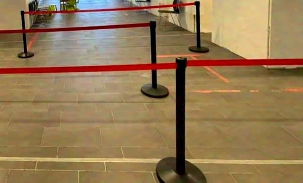 Tensatoren /Absperrständer schwarz/rot mit 4m Band