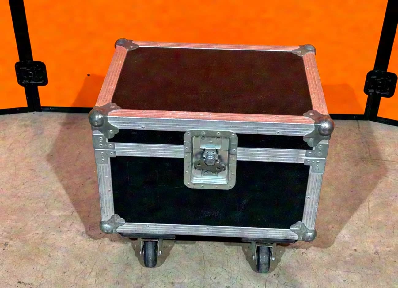Truhen-Case für 2x d&b E3 Lautsprecher, schwarz