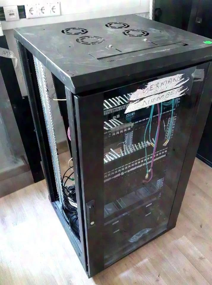 Unbekannt Netzwerkschrank 115x60x60 22 HE