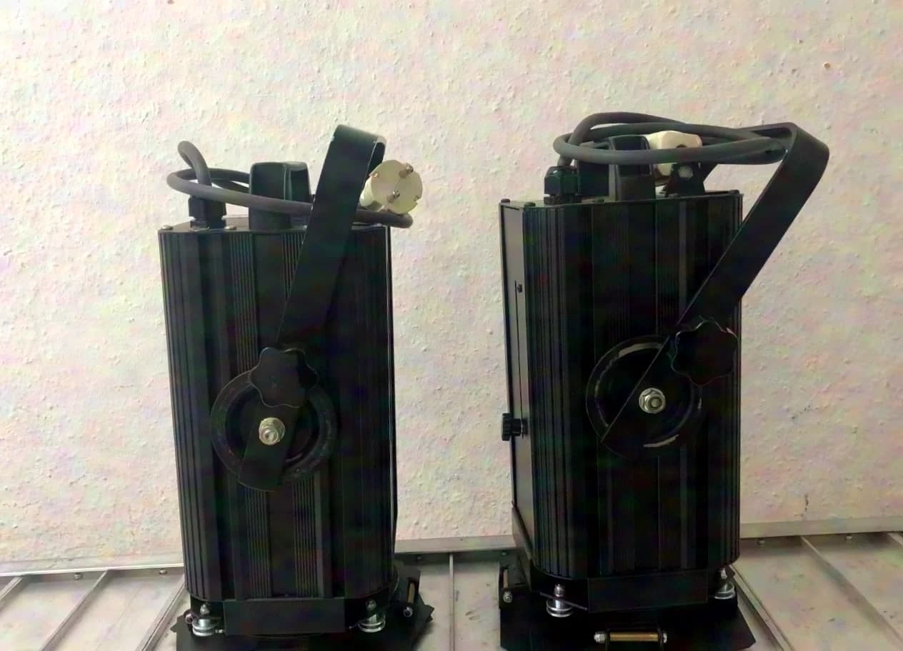 Unbekannter Hersteller Bühnenscheinwerfer/Stufenlinse 2 Stk. Top Zustand 650 Watt hochwertige Verarbeitung