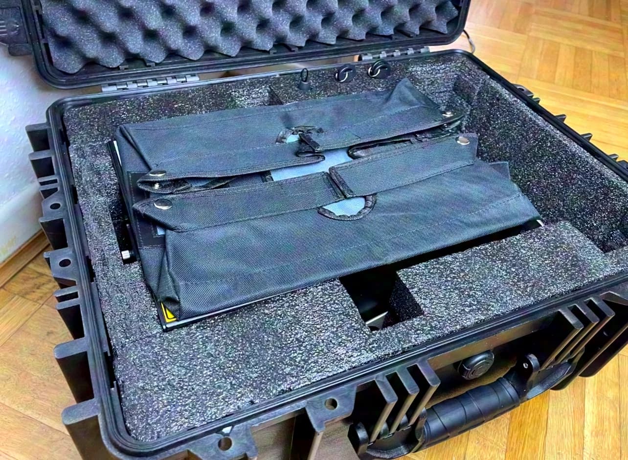 Unity Raw 10W RGB Showlaser inkl. Case und Raincover