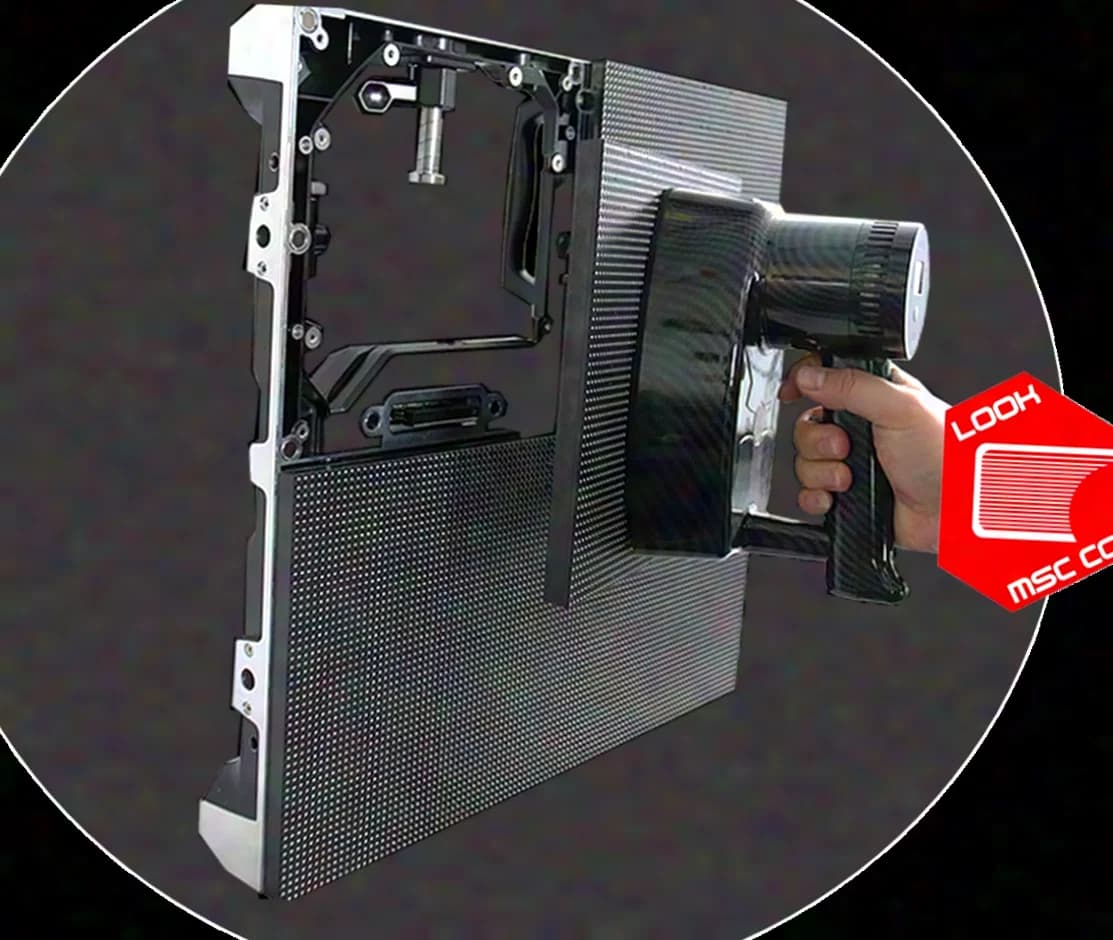 VORFÜHRABVERKAUF BEI MSC CON - MX5pro- 3.91mm - OUTDOOR - 1 SCREENS von 18,5m² Anzeigefläche