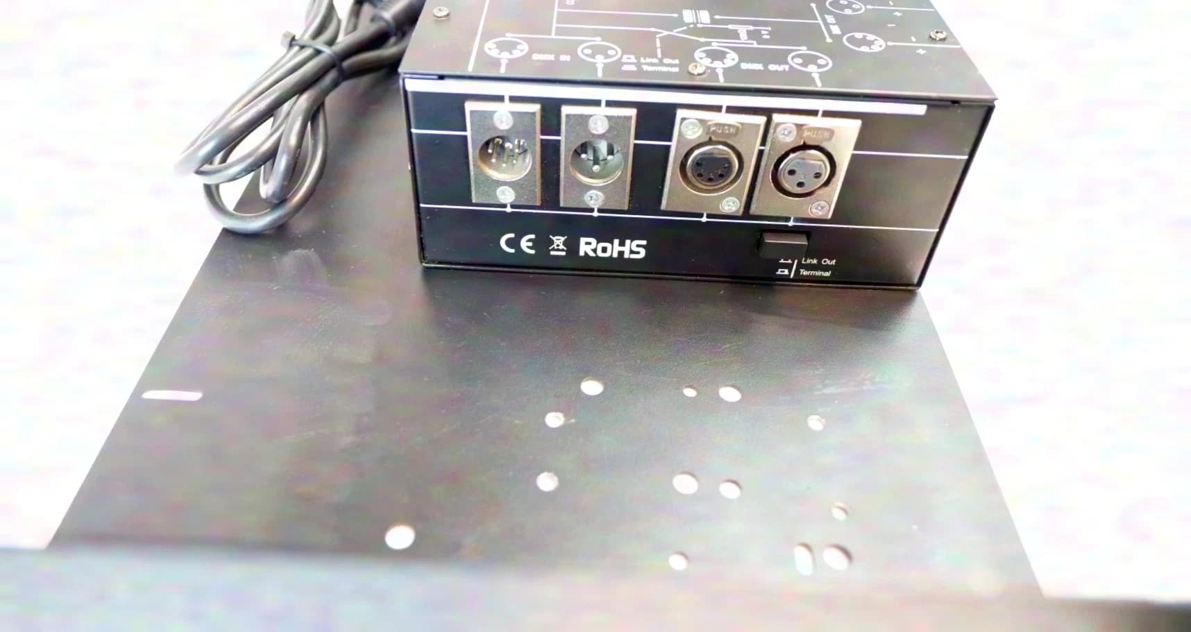 Varytec DMX Splitter 4 inkl. 19"-Rackwanne