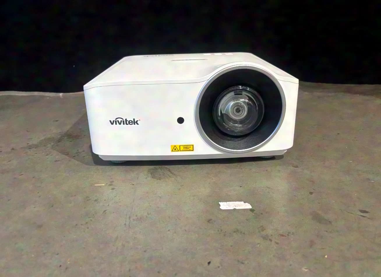 Vivitek DU4381Z-ST Kurzdistanz Projektor