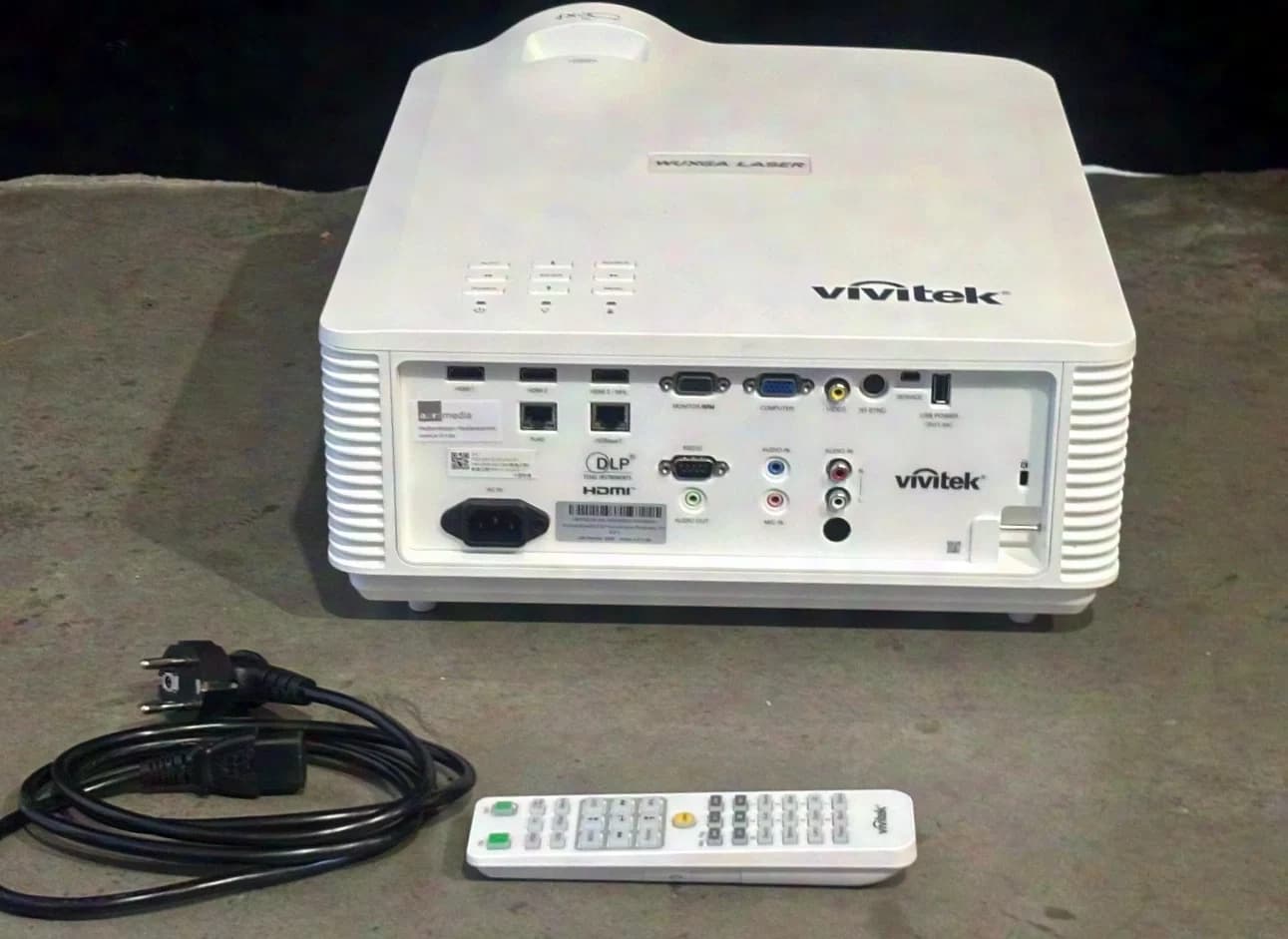 Vivitek DU4381Z-ST Kurzdistanz Projektor