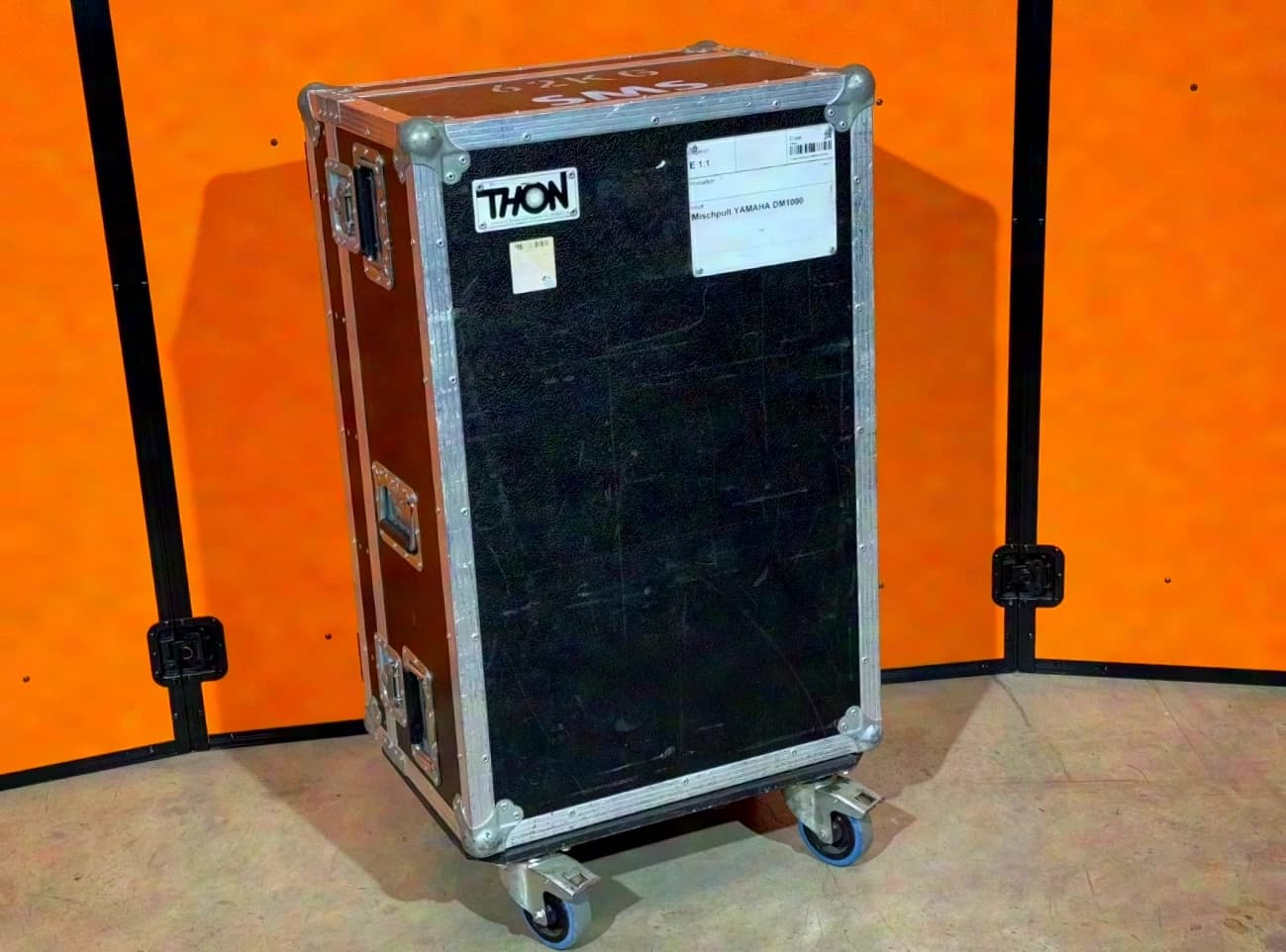 YAMAHA DM 1000 Digital-Tonmischpult, inkl. Case