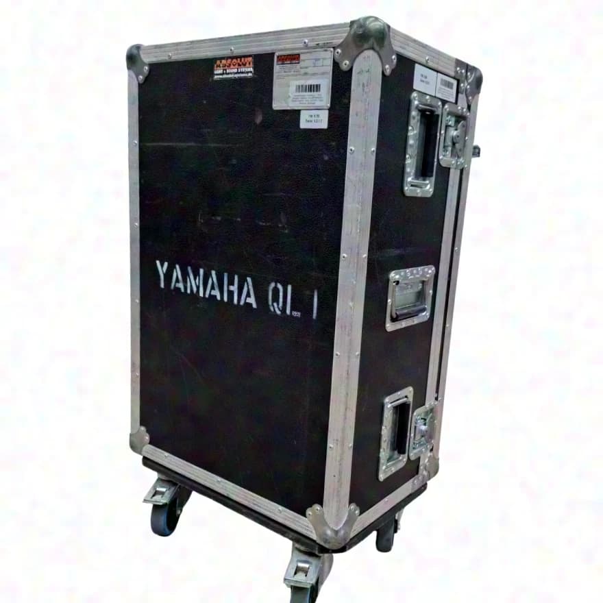 YAMAHA QL1 |QL 1 Digital Mischpult / Dante / Flightcase