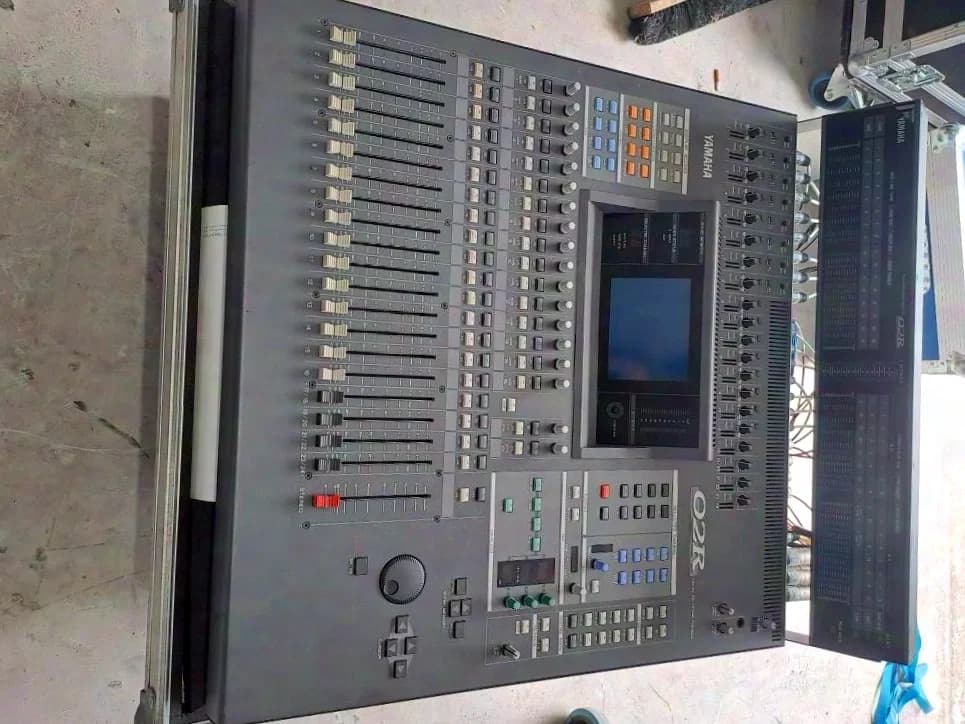 Yamaha 02R