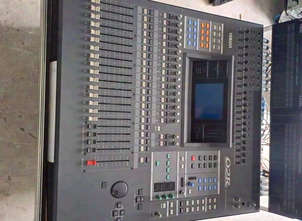 Yamaha 02R