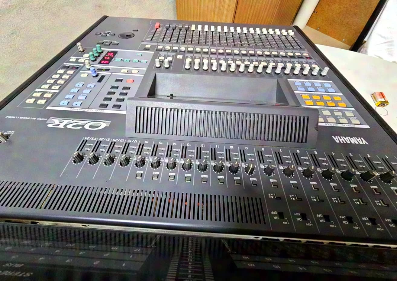 Yamaha 02R Inkl. Case