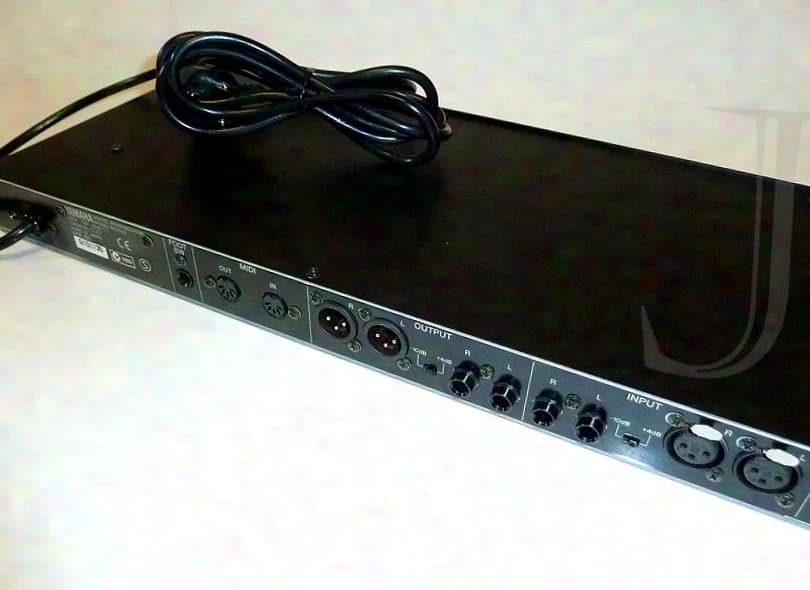 Yamaha Hallgerät REV500