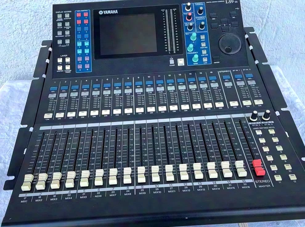 Yamaha LS9-16