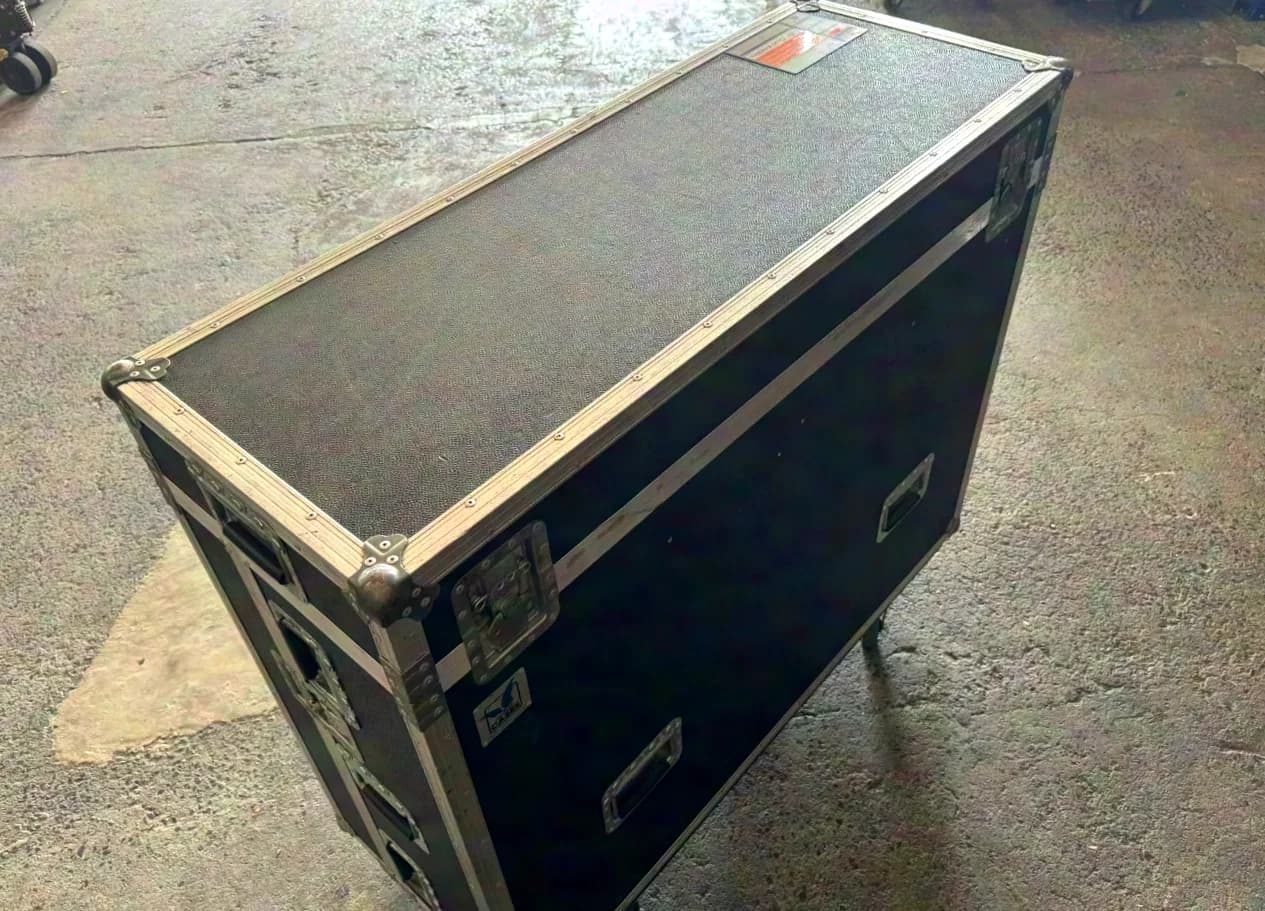 Yamaha M7CL-48 V3, Digitalmischpult mit Meterbridge im Amptown Case