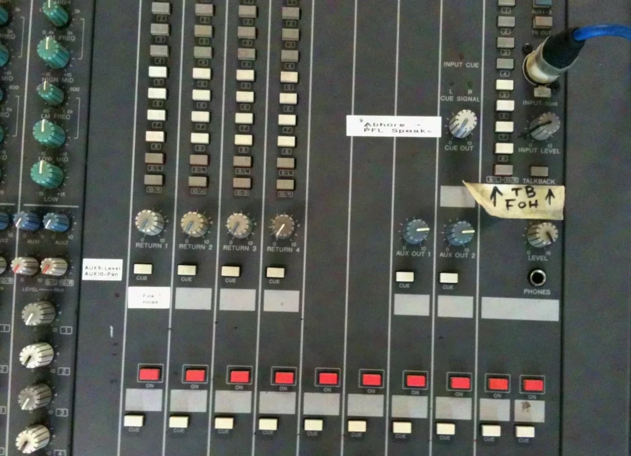 Yamaha Monitor Mischpult MC3210
