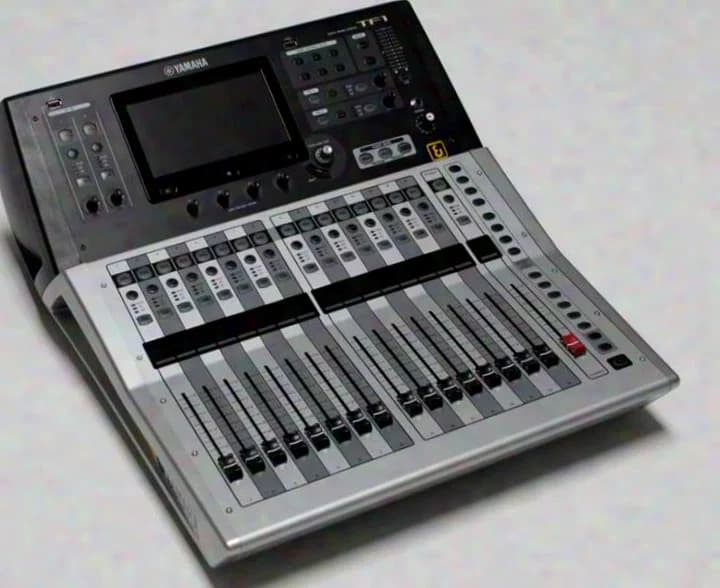 Yamaha TF1 + NY64-D Karte + Case