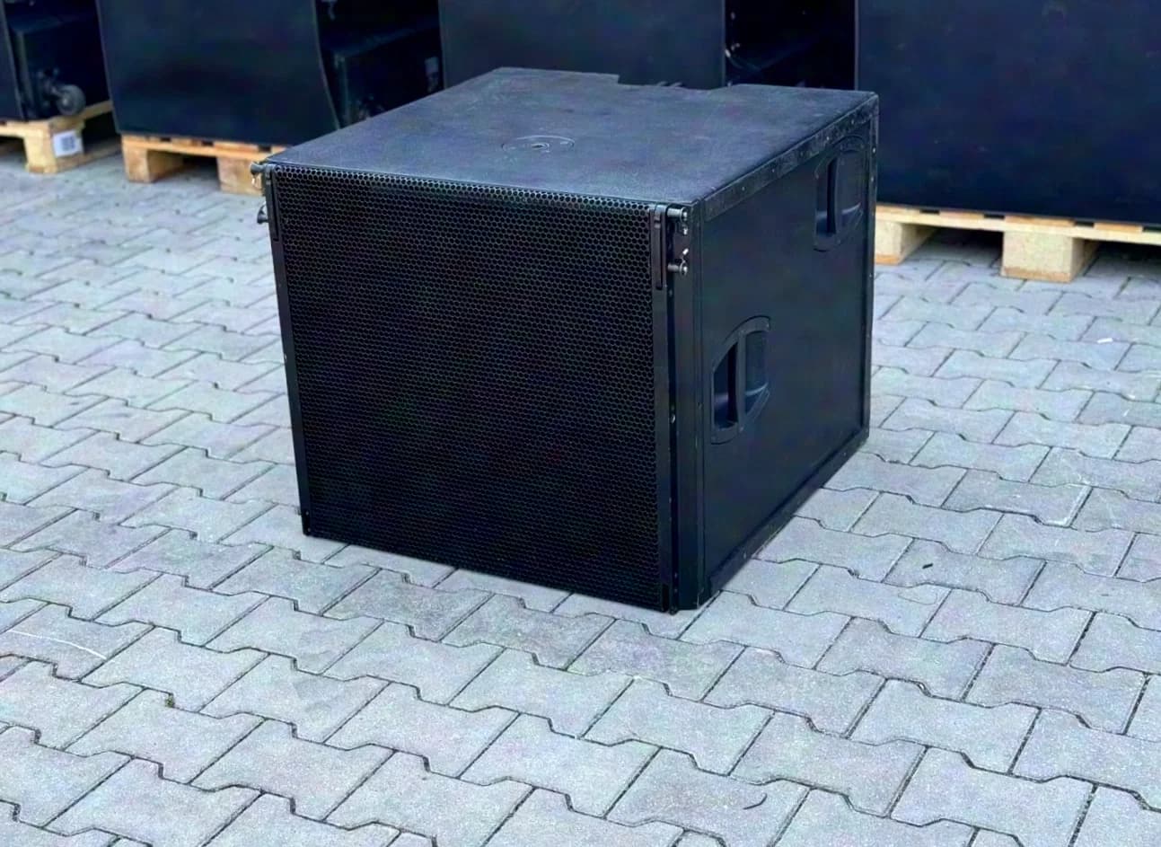 d&b audiotechnik V-Sub Subwoofer
