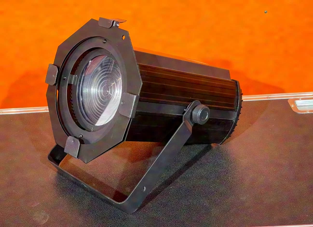 eurolite THA-100F LED Theater-Spot