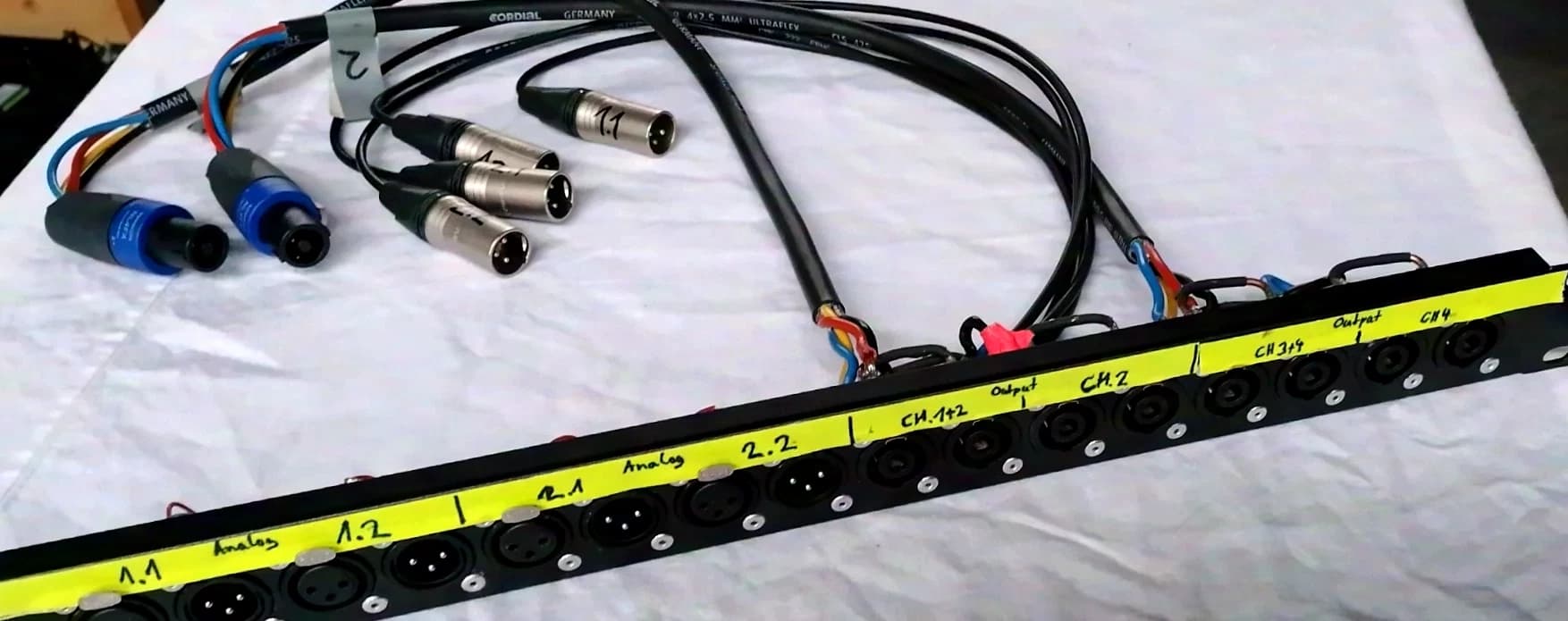 großes 2HE Patchpanel für Amps/Verstäker, XLR/Speakon/Power/Netzwerk