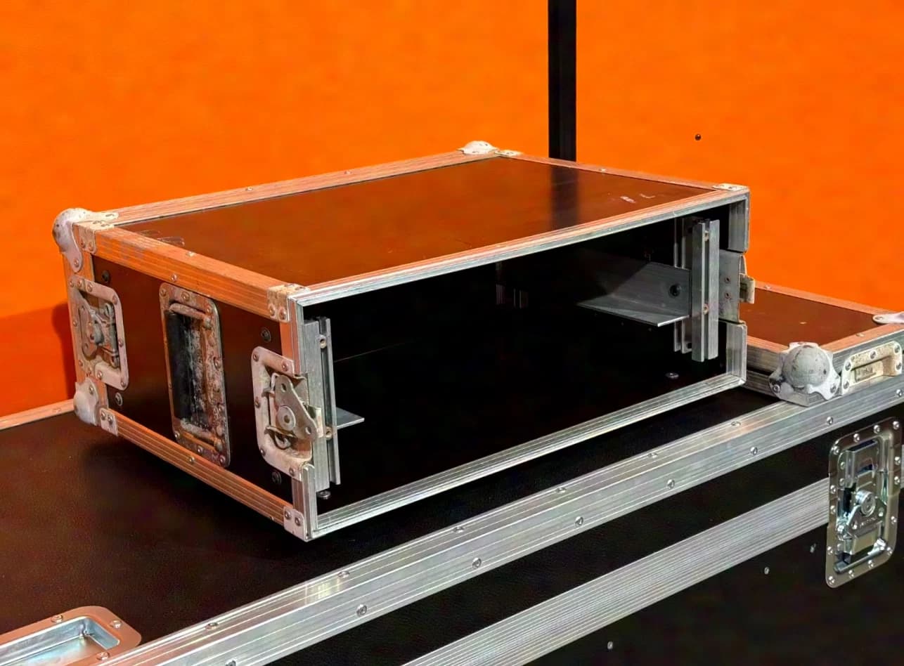 n.N. Double Door Rack 3HE, Shock-Mount, braun