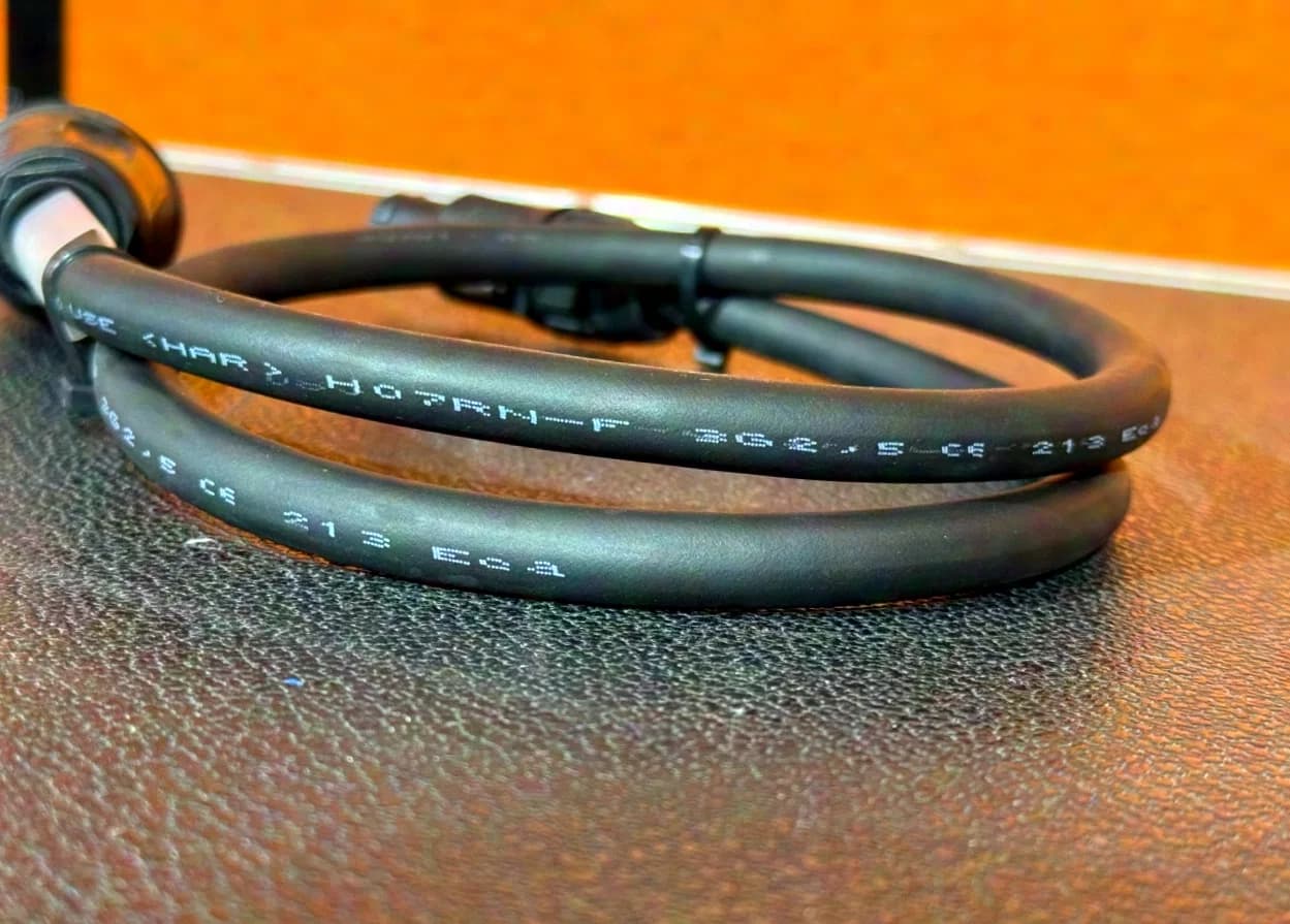 stagebrands Netzkabel Powercon TRUE1 schwarz - Schuko/TRUE 1, 1m, 3G2,5