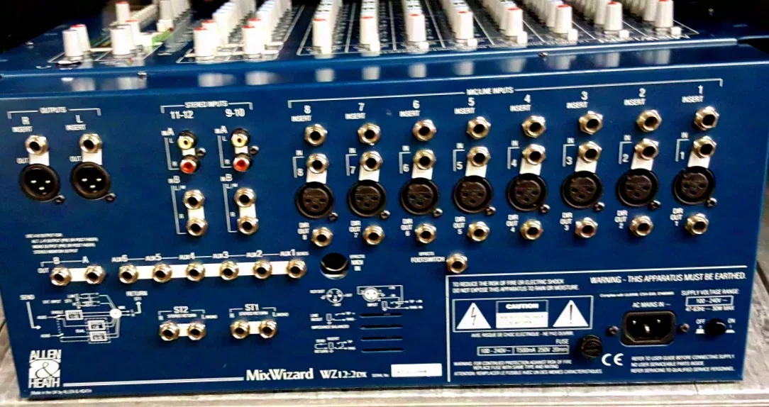 Allen & Heath WZ 12-2 DX Rack Mischpult