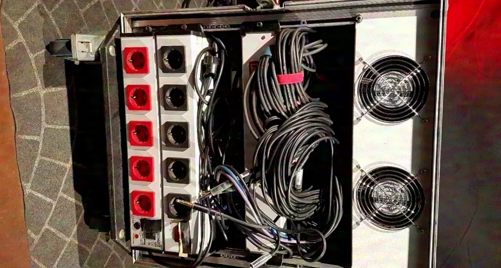 BSS - DBX - APart - Behringer FX - Effekt-Rack analog Sideboard - Analog