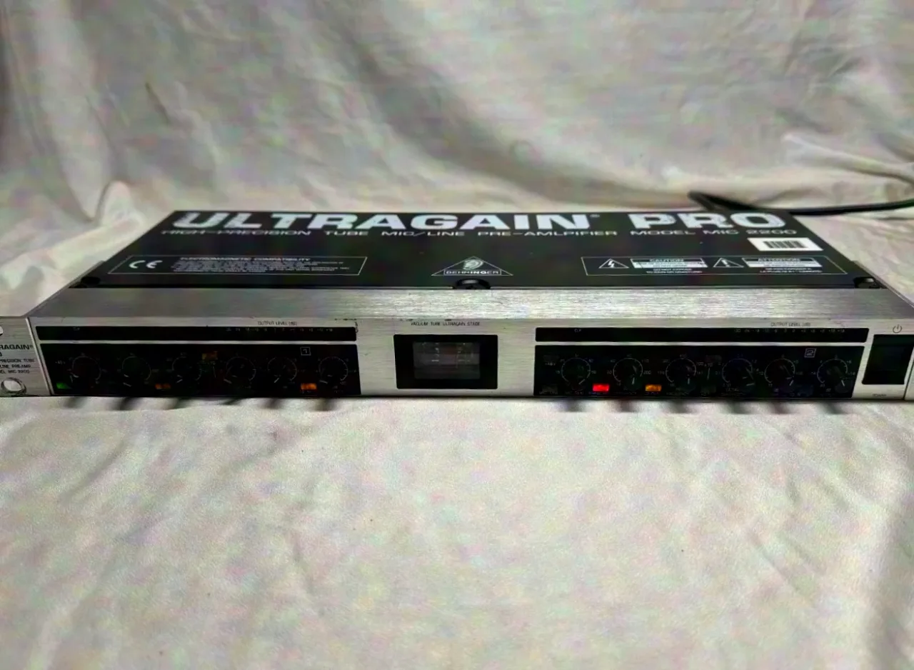 Behringer Ultragain MIC 2200