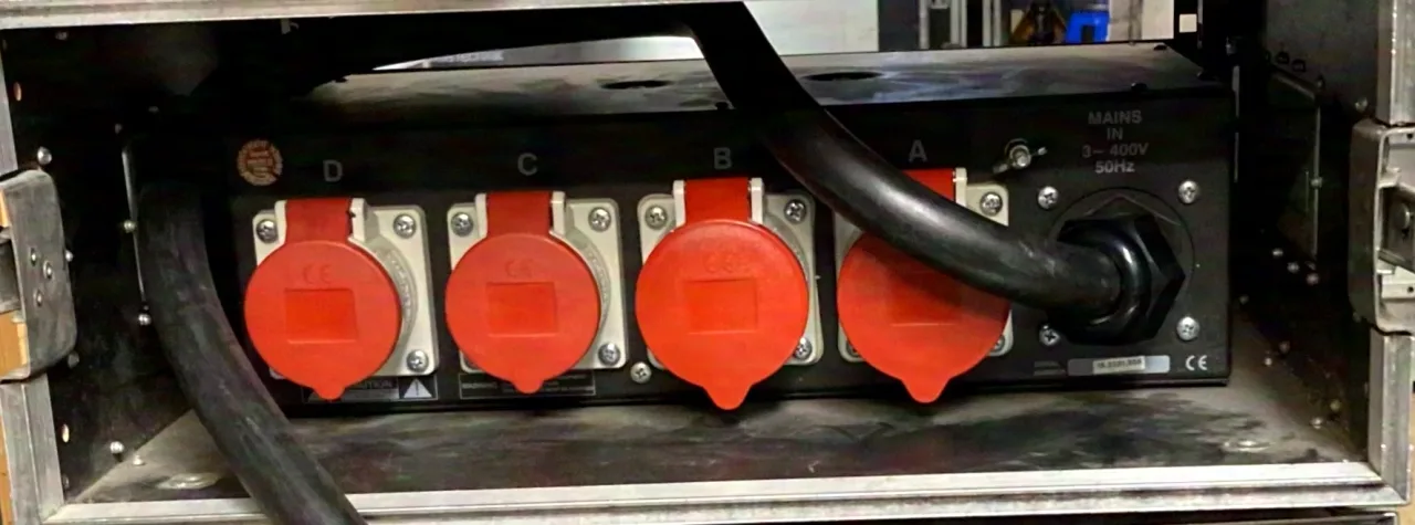 CEE 63A Stromverteiler, IN: CEE 63A, OUT: 4x CEE 16A, FI, Automaten GLP PDP-3/DF163-16
