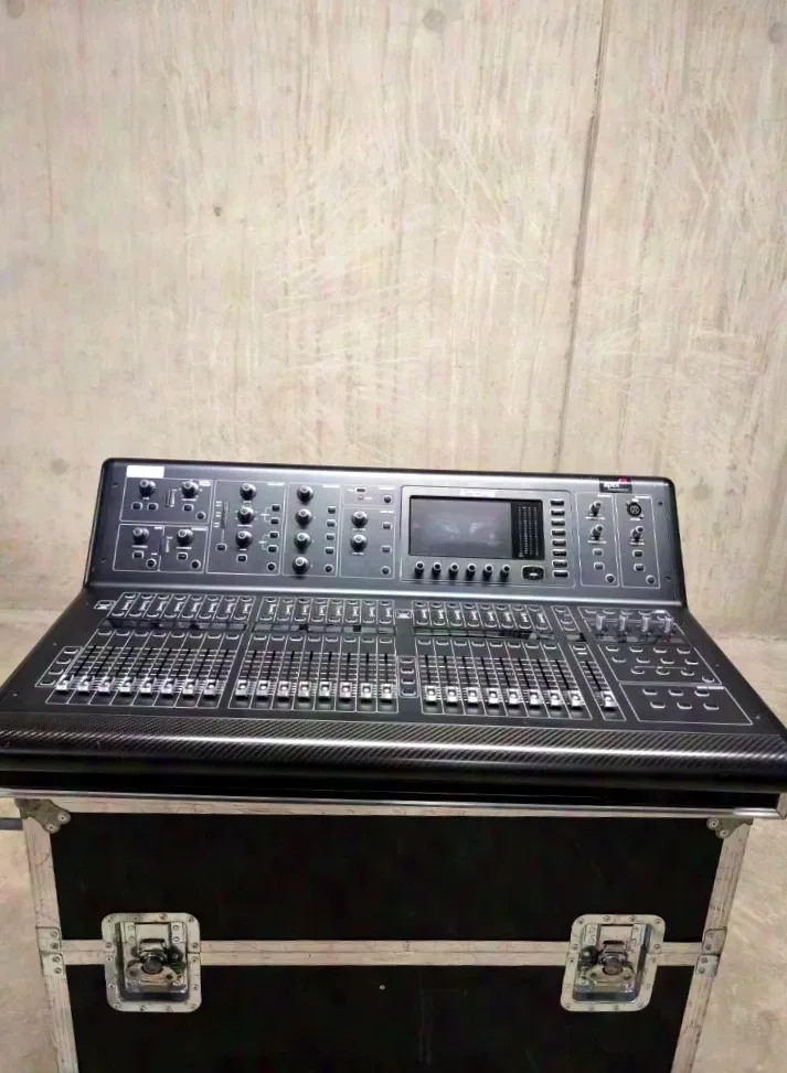 Midas M32 + Dante-Karte
