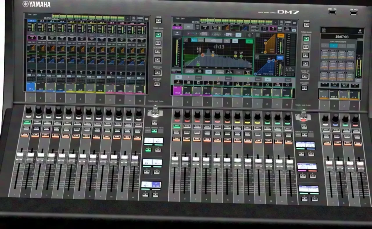 Yamaha DM7 Digitalmischpult