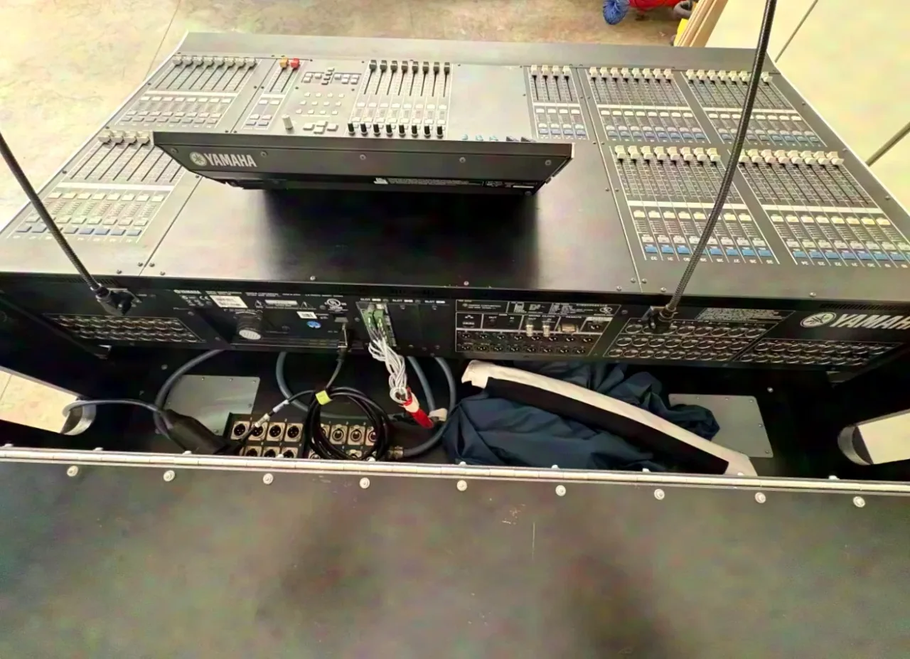 Yamaha M7CL-48 V3 Digitalmischpult (optional Dante)