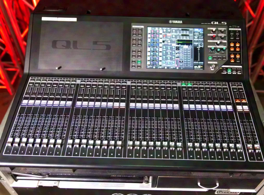 Yamaha QL5 inkl. Case
