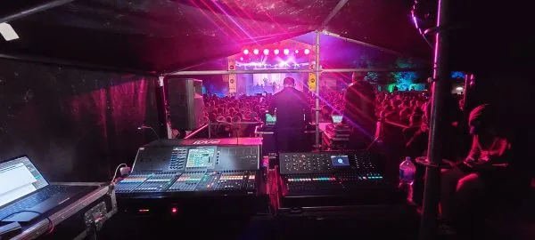 Digitales Yamaha CL5-Mischpult
