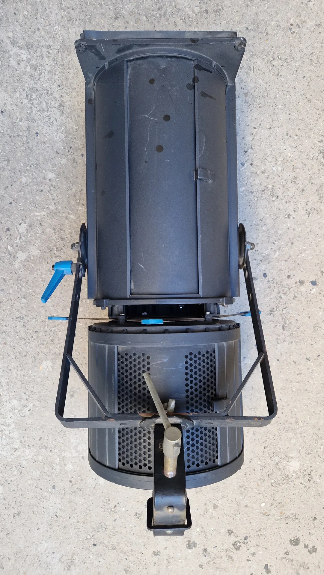 ADB DS205 2-kW-Profilscheinwerfer