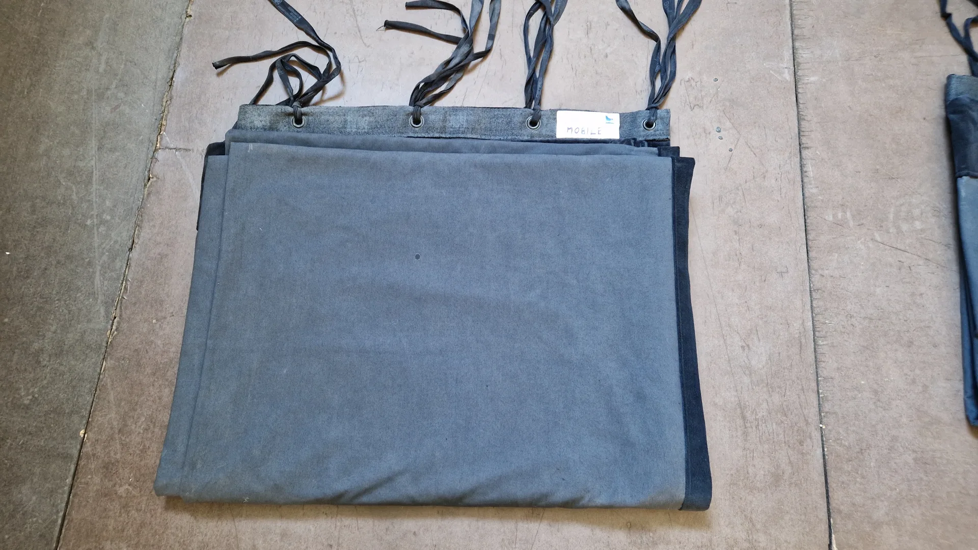 Schwarze Samt-Bühnenvorhänge 4m35 x 2m