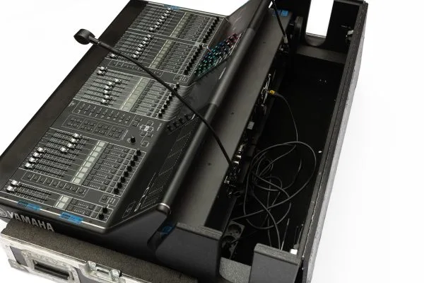 Digitales Yamaha CL5-Mischpult