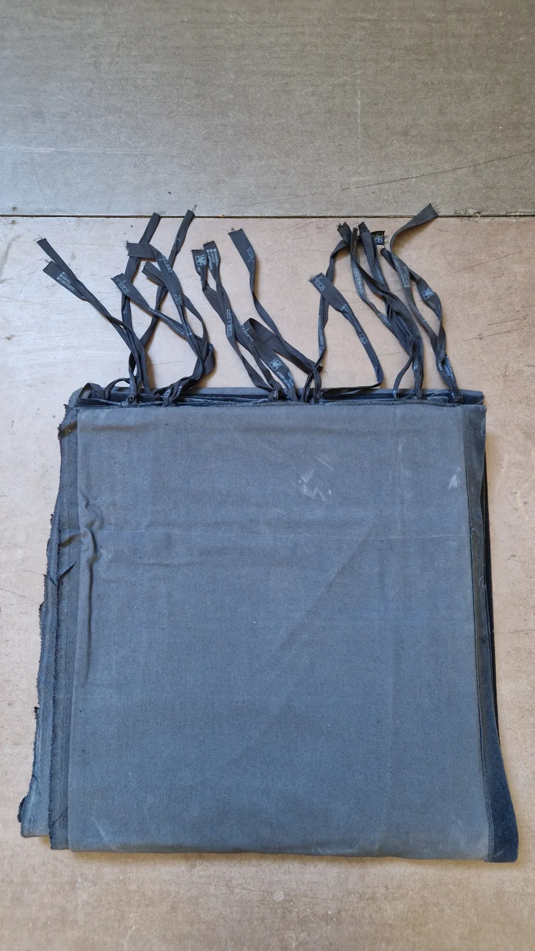 Schwarze Samt-Seitenvorhänge 4,35 m x 1,44 m